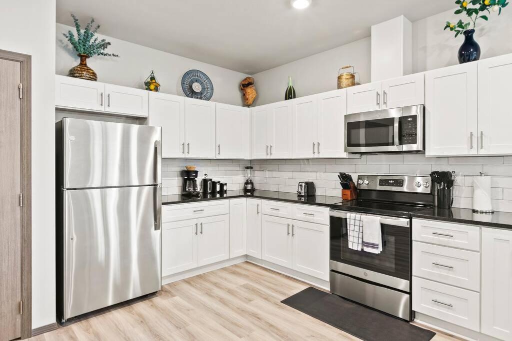 Spacious New 2 Bed 2 Bath Apt By Downtown สโปแคน ภายนอก รูปภาพ