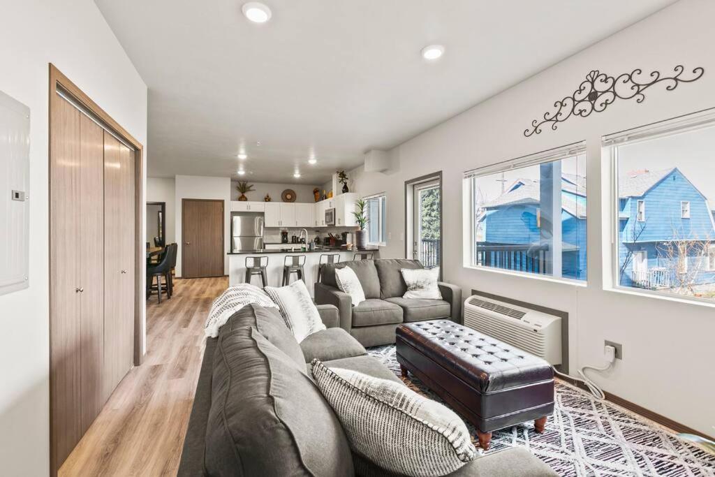 Spacious New 2 Bed 2 Bath Apt By Downtown สโปแคน ภายนอก รูปภาพ